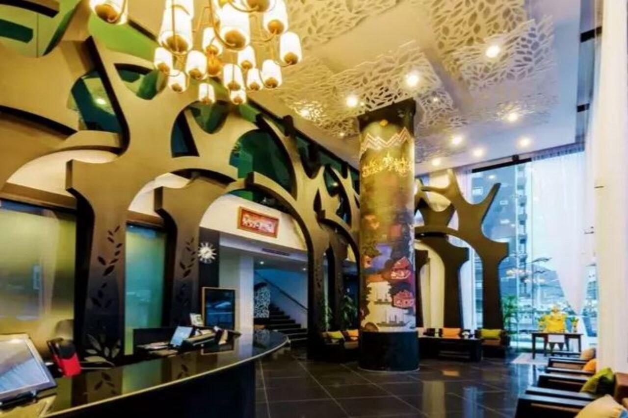 Raha Grand Hotel Patong Exterior photo
