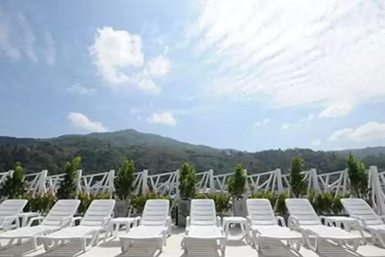 Raha Grand Hotel Patong Exterior photo